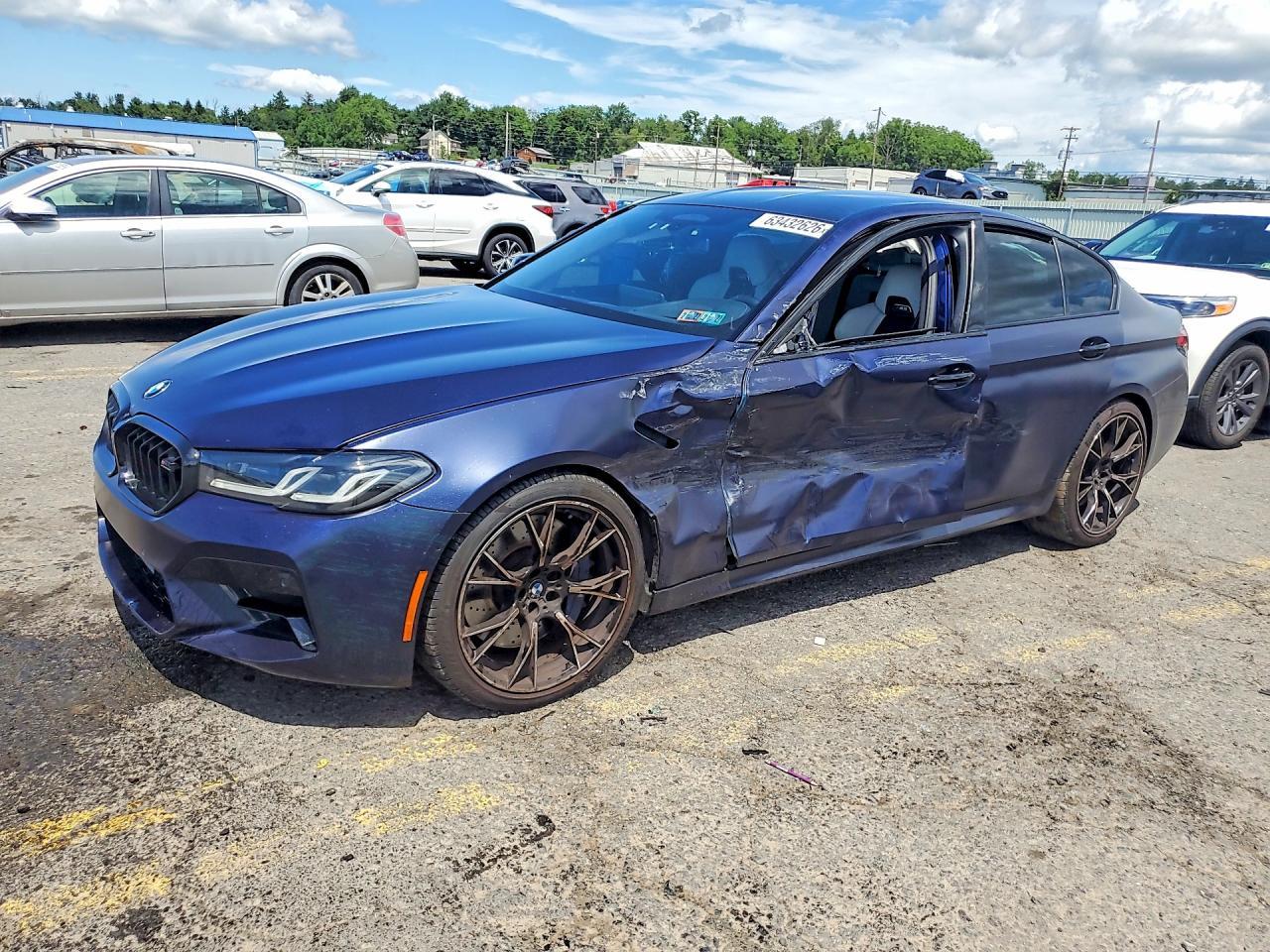 2022 BMW M5 - zdjęcie główne