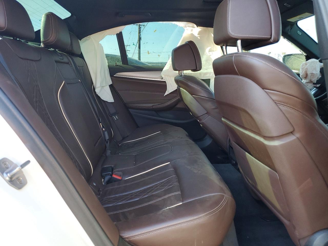 2019 BMW 530E - zdjęcie 10