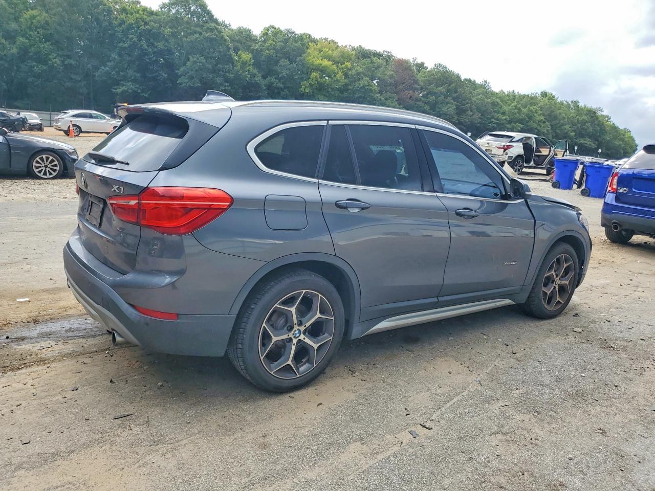 2016 BMW X1 xDrive28I - zdjęcie 3