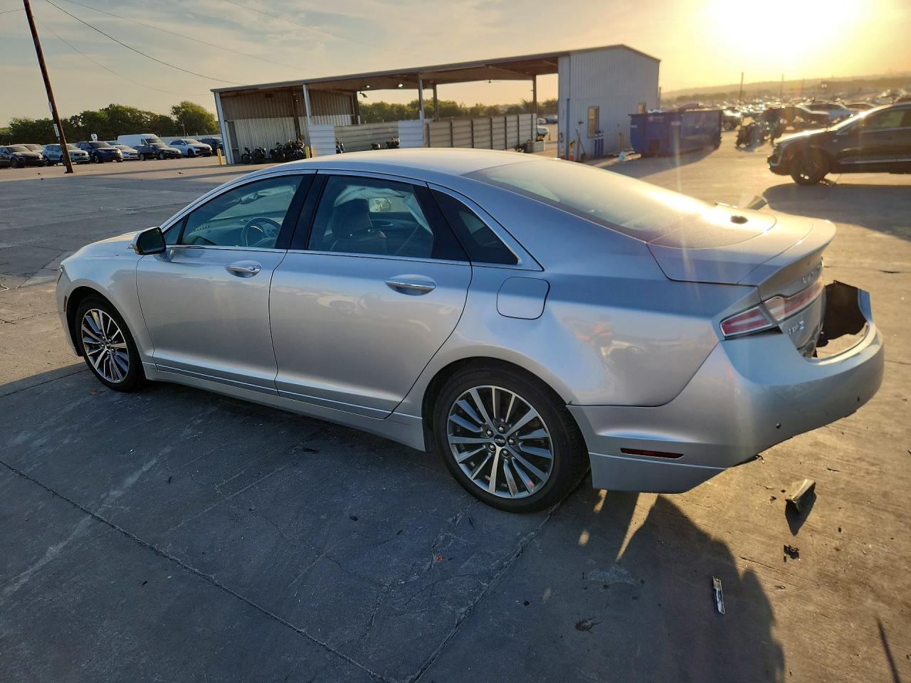 2019 Lincoln Mkz - zdjęcie 2