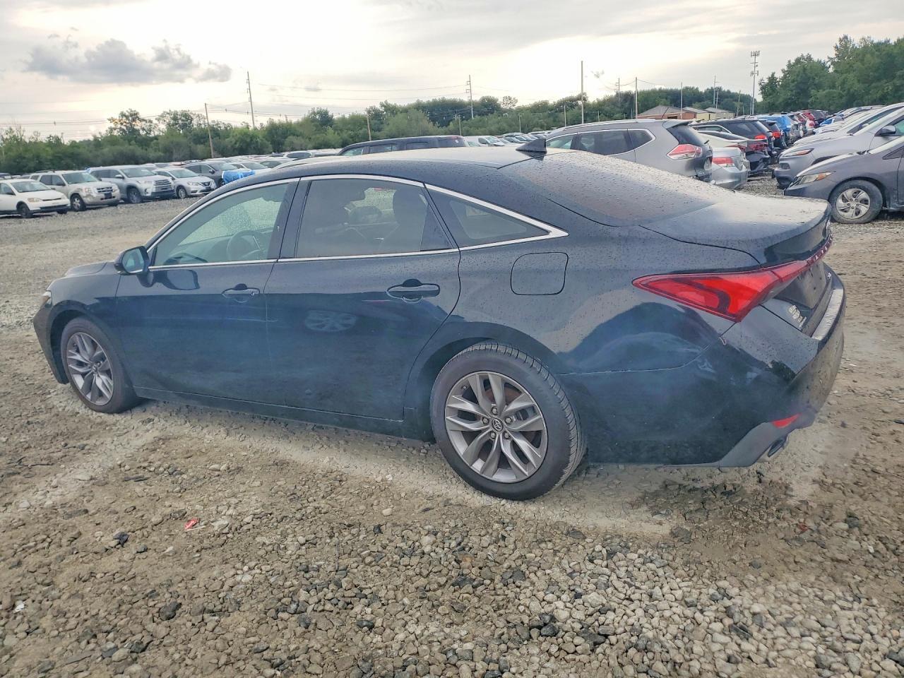 2019 Toyota Avalon Xle - zdjęcie 2