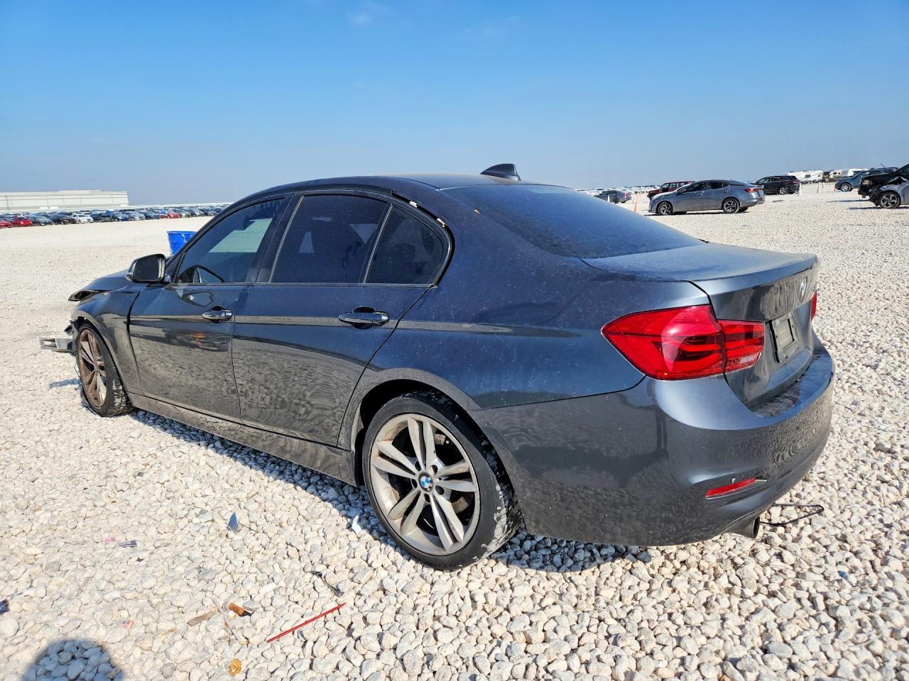2016 BMW 320 I - zdjęcie 2
