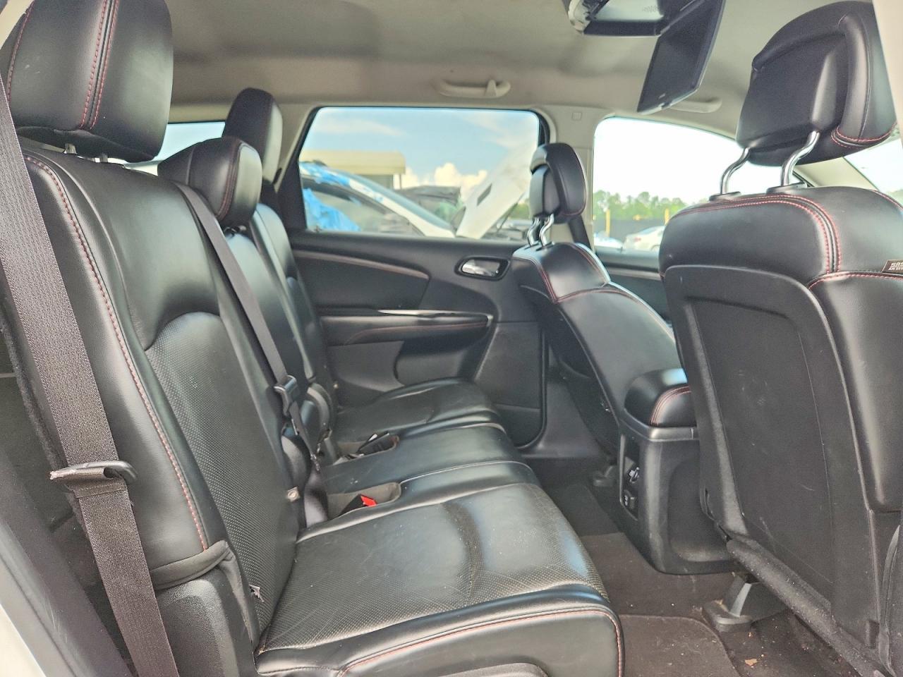 2015 Dodge Journey R/T - zdjęcie 11