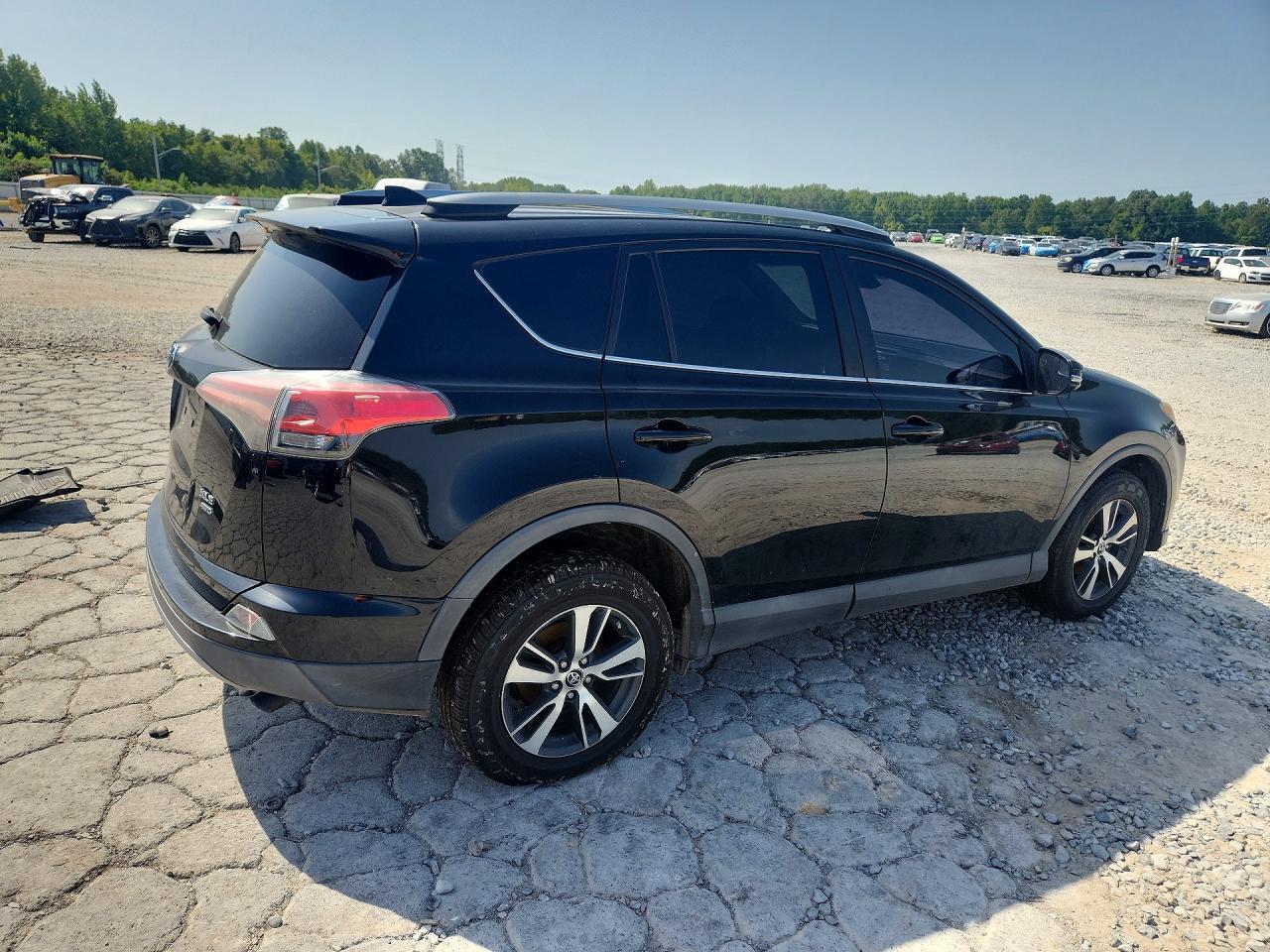 2017 Toyota Rav4 Xle - zdjęcie 3