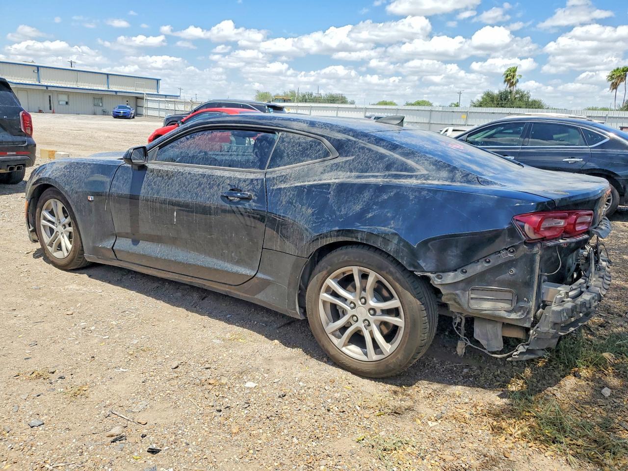 2020 Chevrolet Camaro Ls - zdjęcie 2