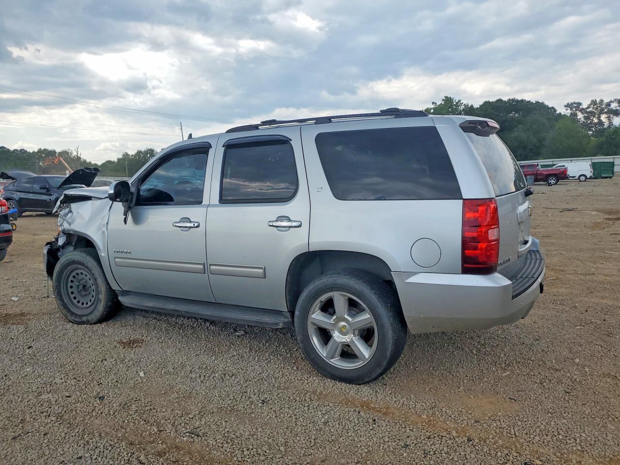 2013 Chevrolet Tahoe C1500 Lt - zdjęcie 2