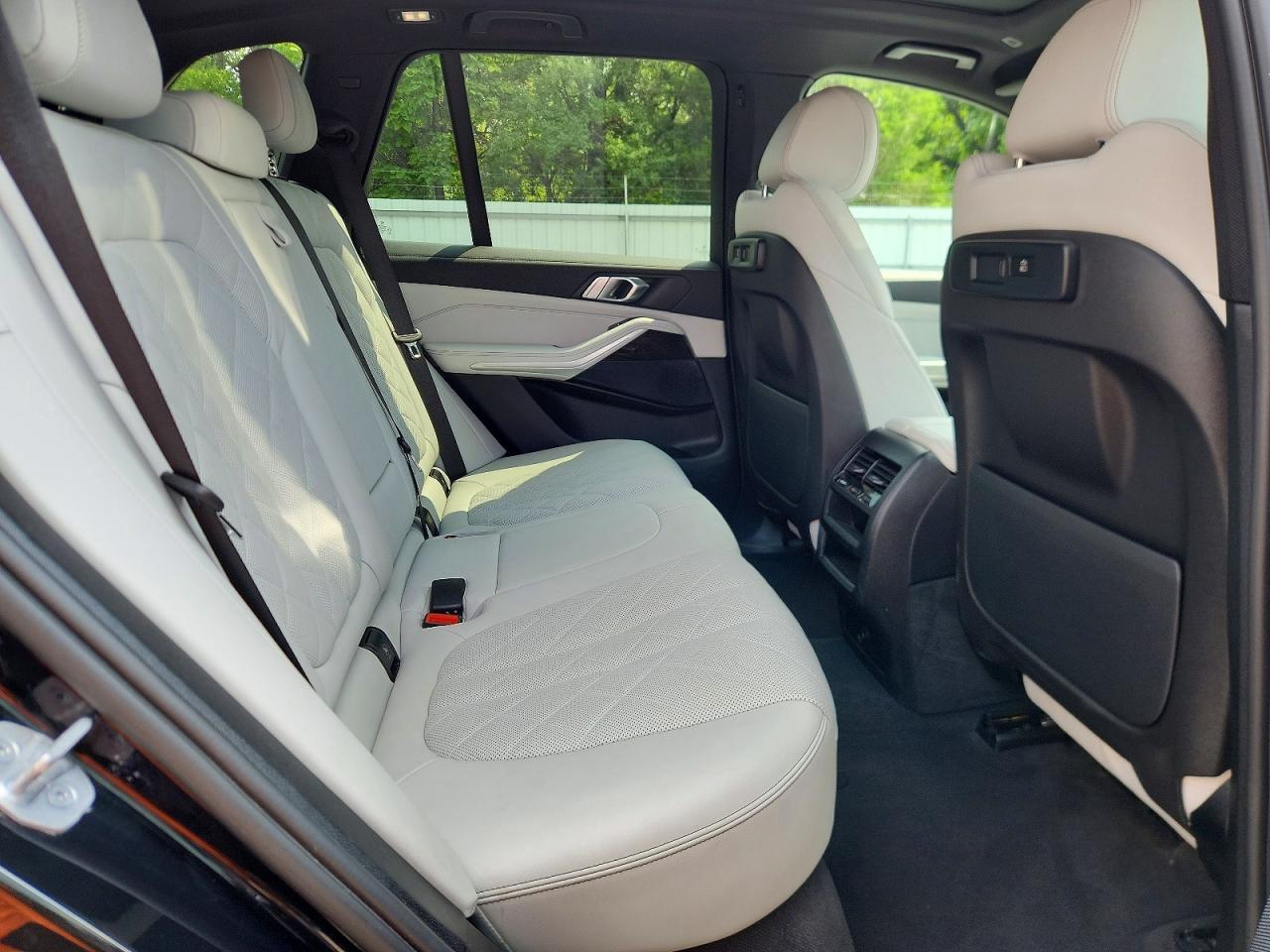 2023 BMW X5 xDrive40I - zdjęcie 11