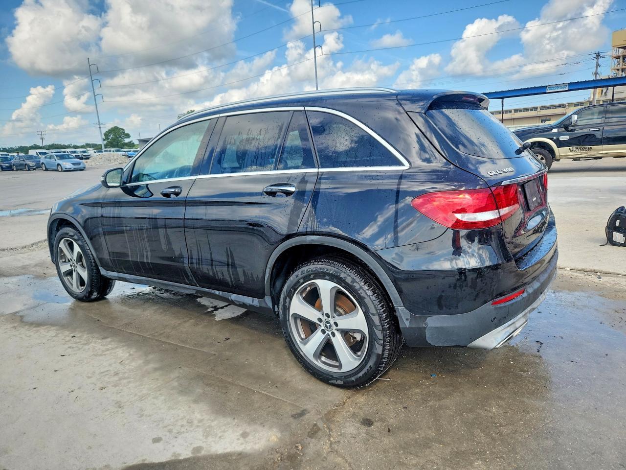 2019 Mercedes-Benz Glc 300 - zdjęcie 2