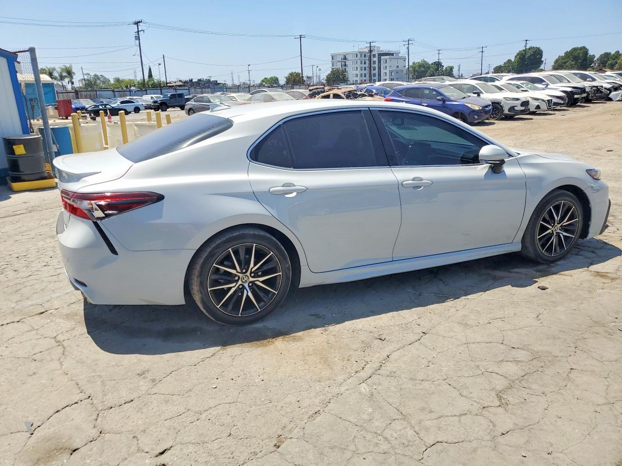 2023 Toyota Camry Se - zdjęcie 3