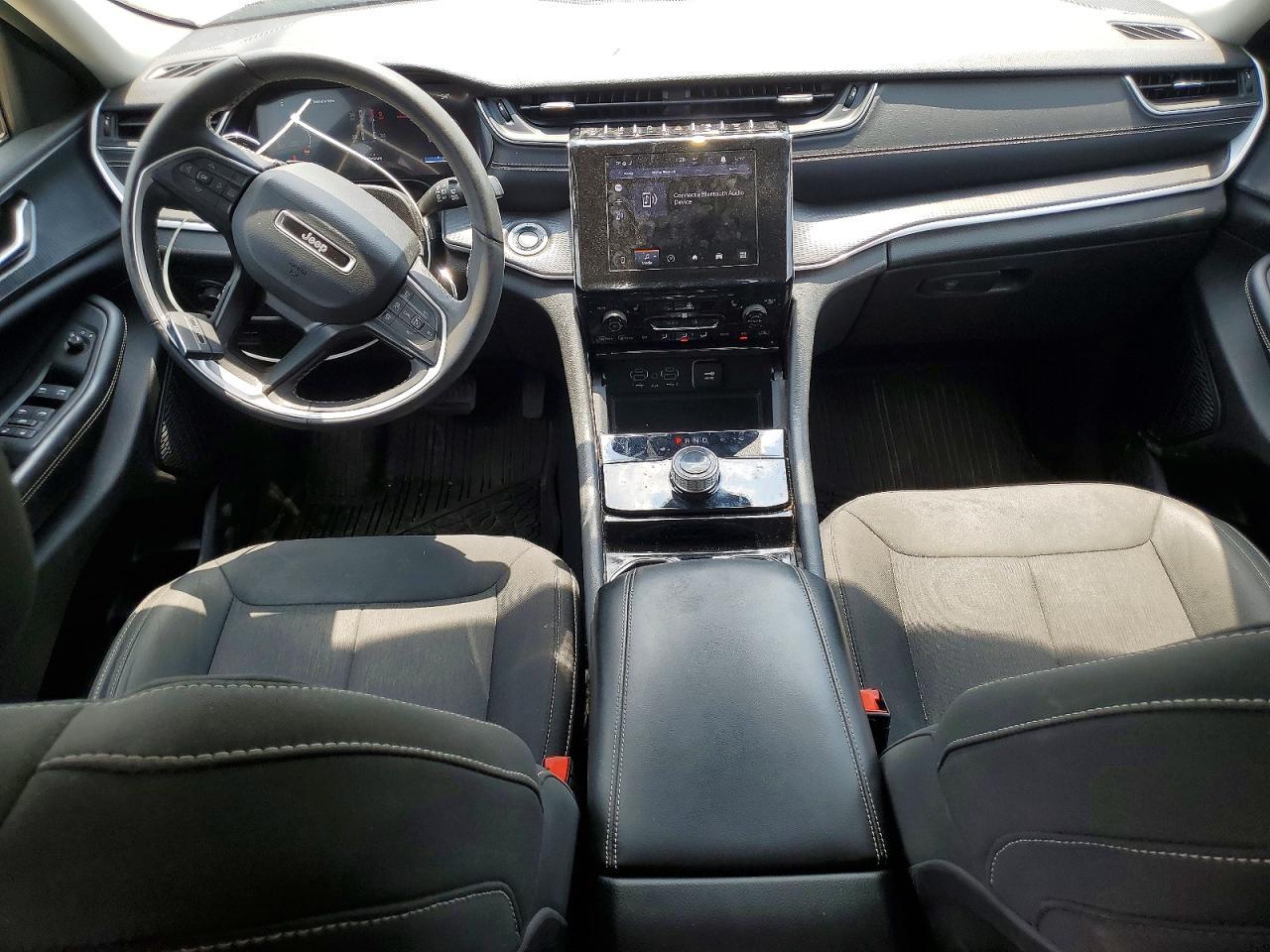 2023 Jeep Grand Cherokee Laredo - zdjęcie 8