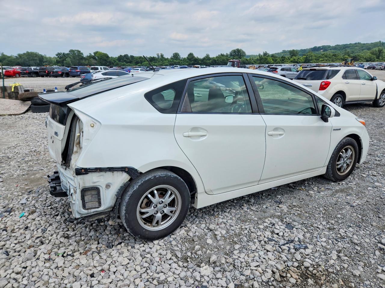 2014 Toyota Prius Two - zdjęcie 3