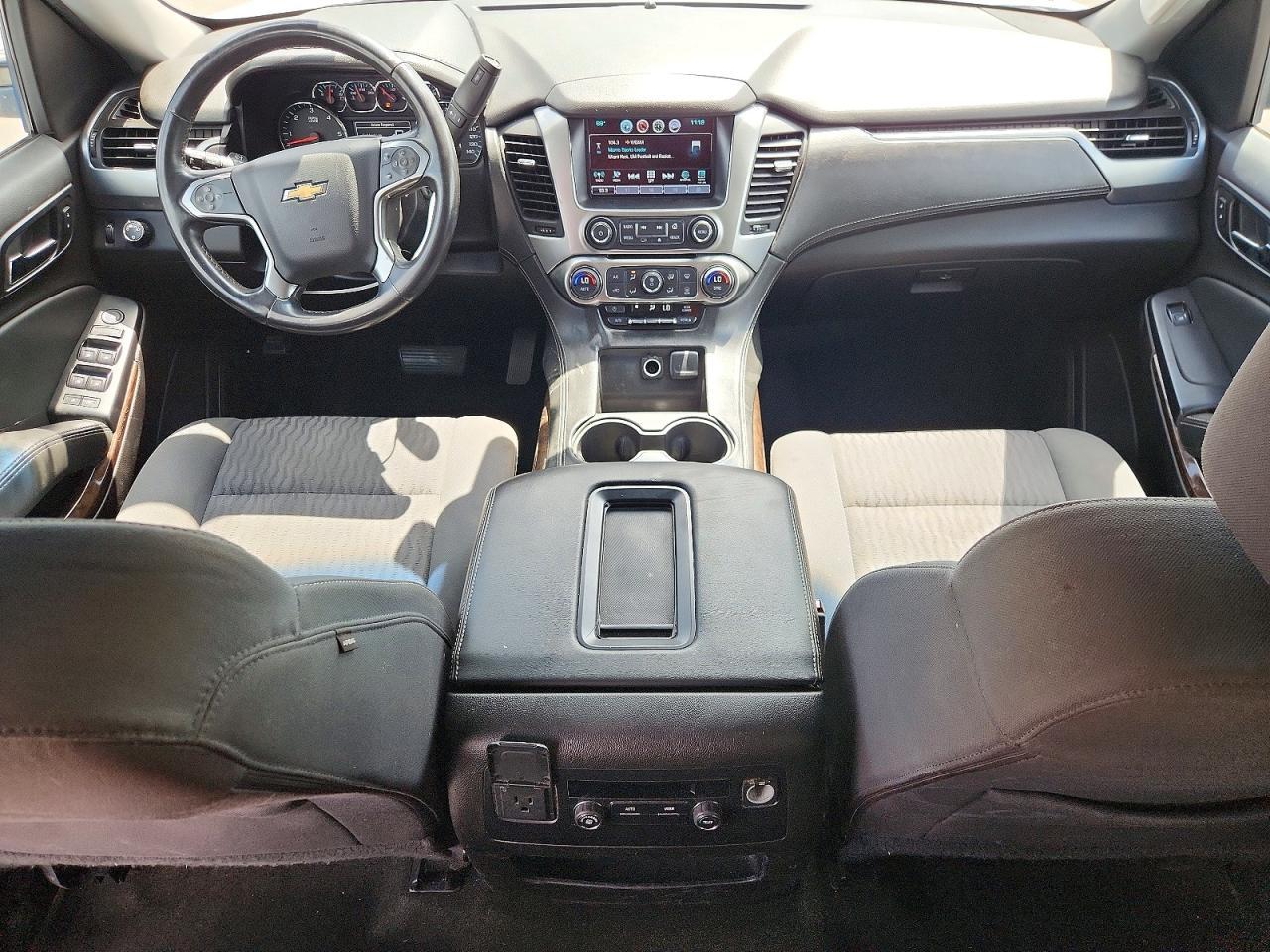 2016 Chevrolet Suburban C1500 Ls - zdjęcie 8