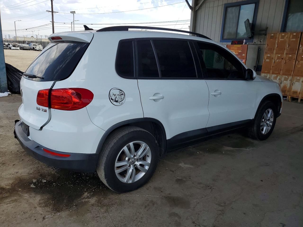 2015 Volkswagen Tiguan S - zdjęcie 3