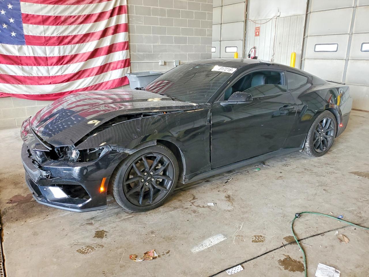 2025 Ford Mustang - zdjęcie główne