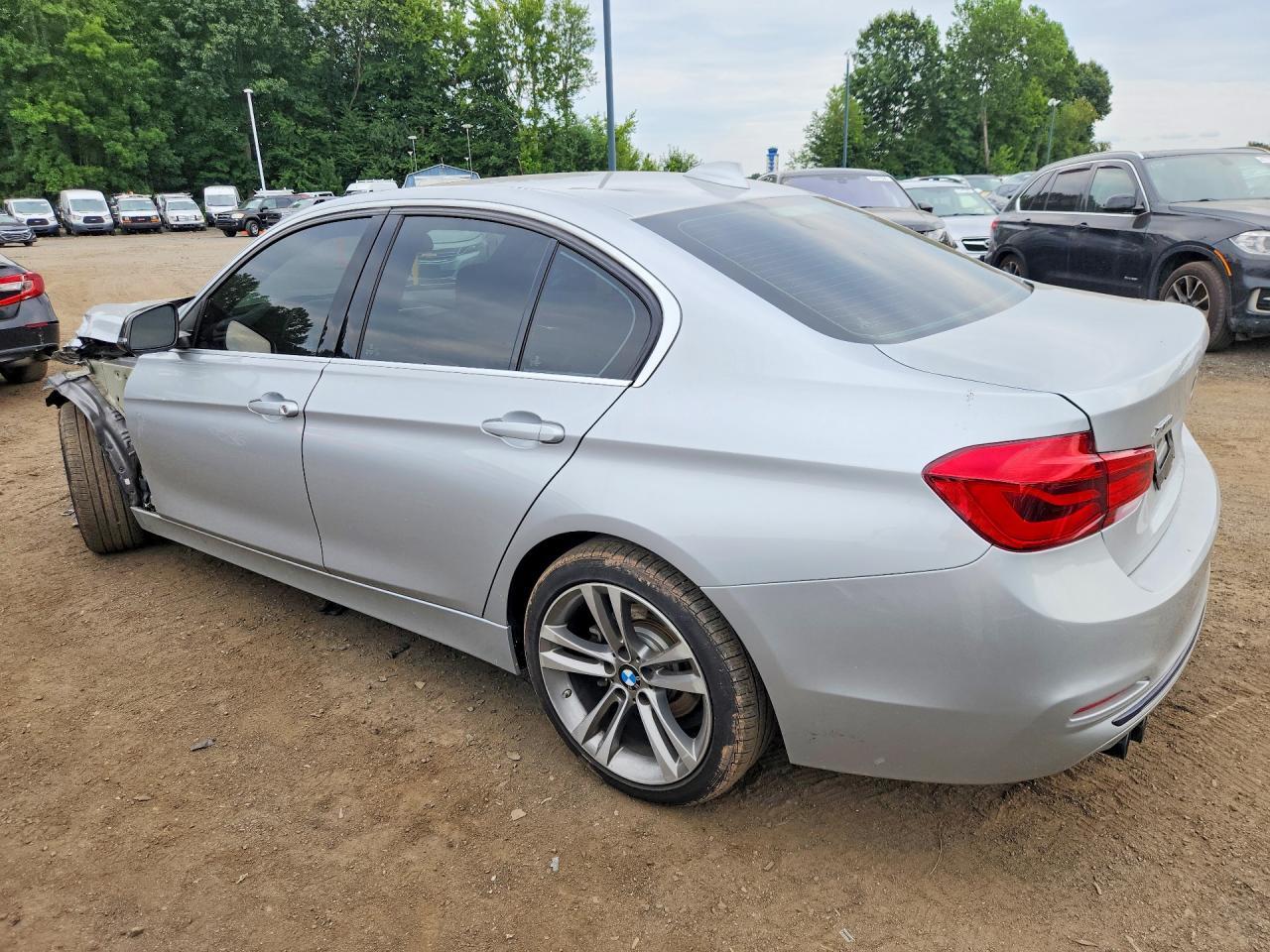 2018 BMW Seria 3 330i - zdjęcie 2