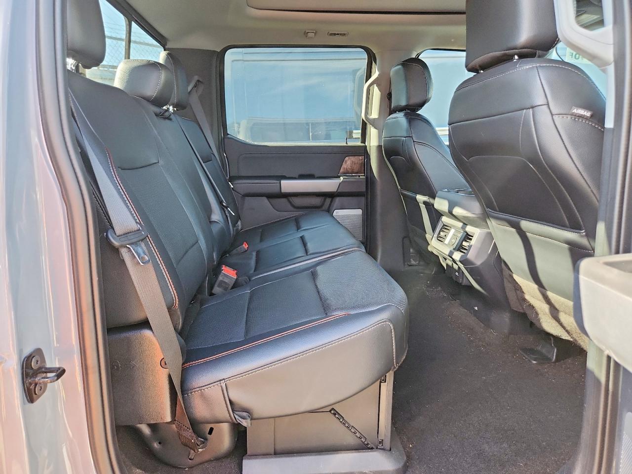 2024 Ford F350 Super Duty - zdjęcie 10