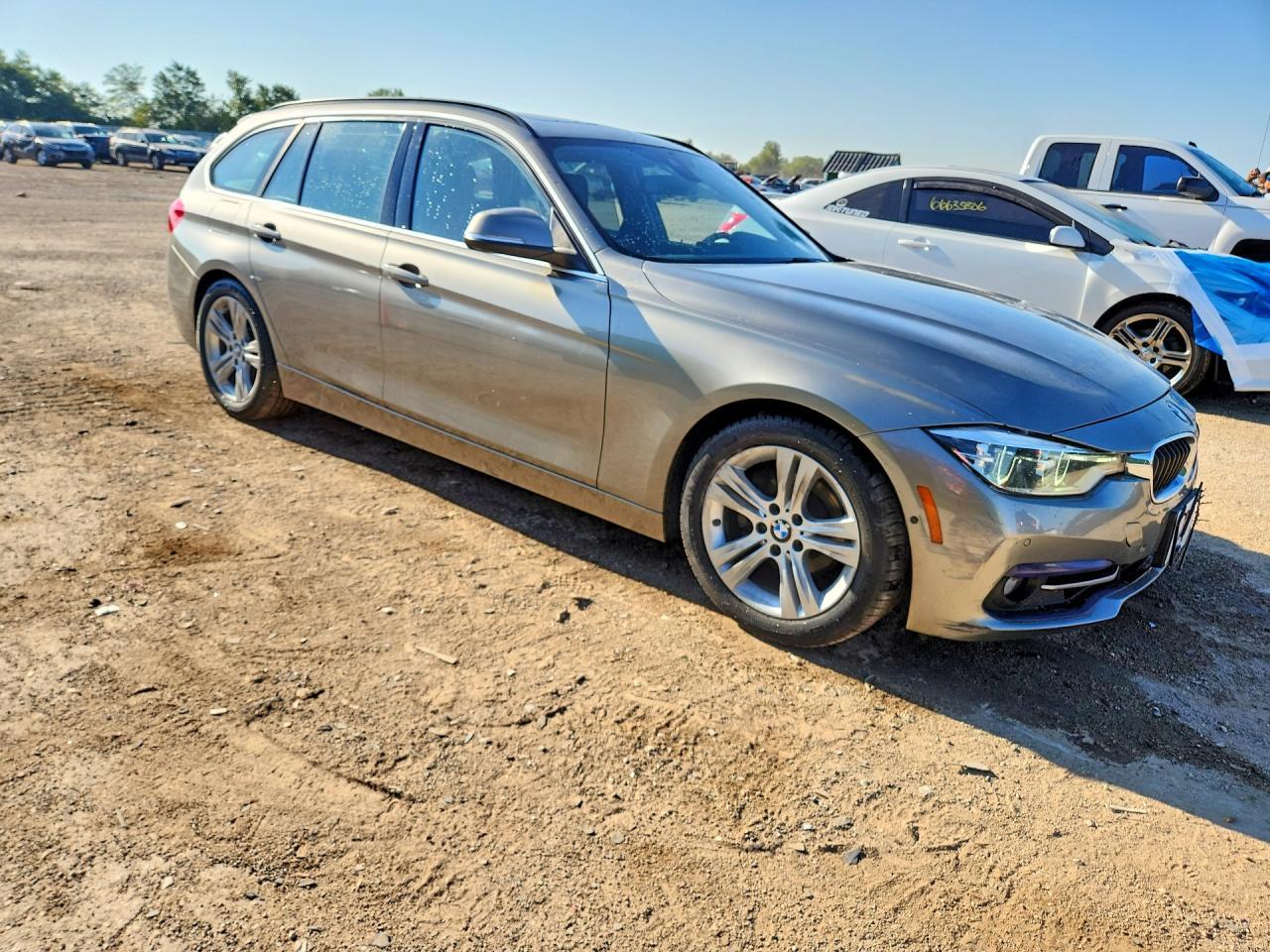 2017 BMW Seria 3 330i - zdjęcie 4