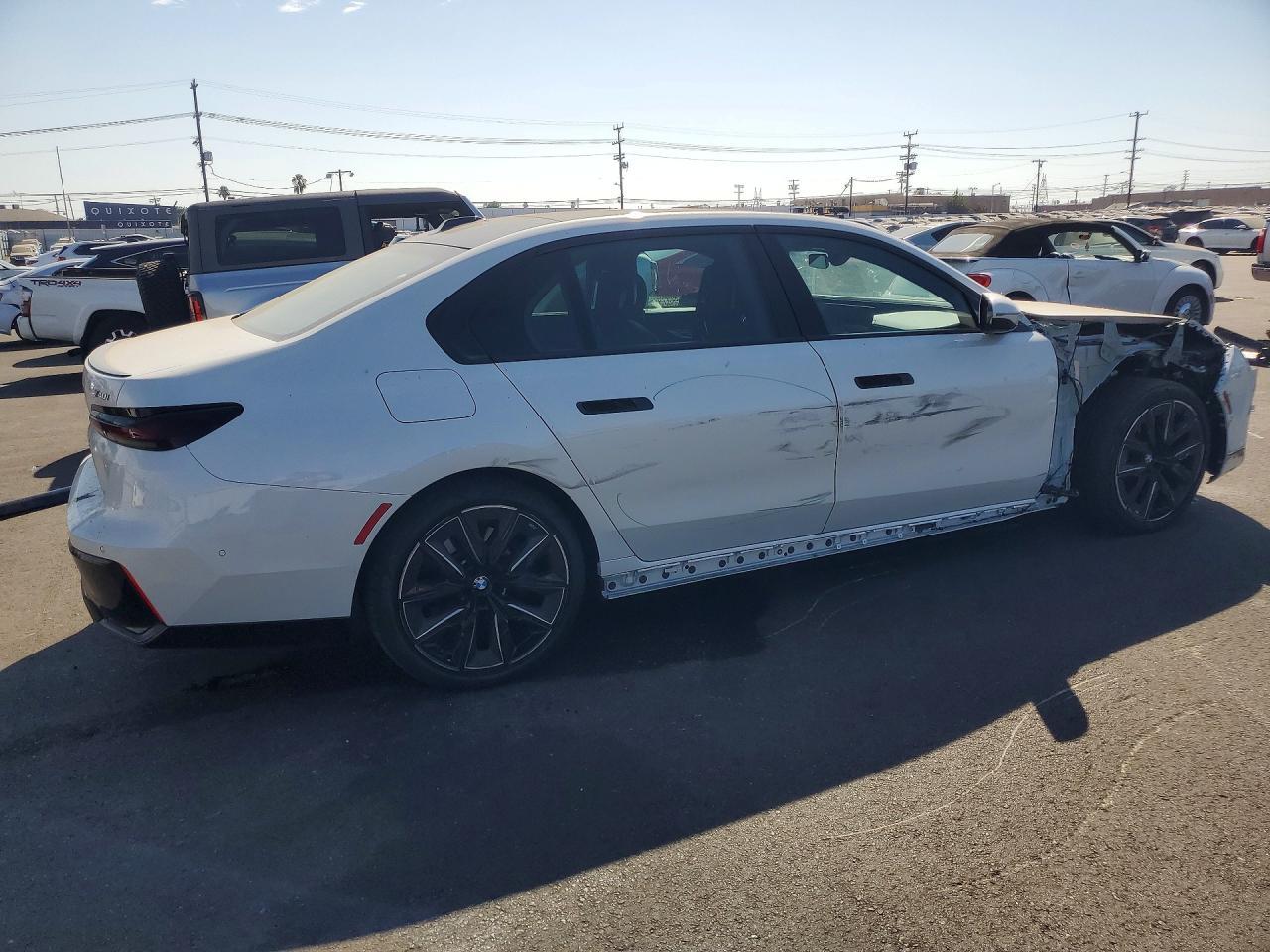 2025 BMW 740 I - zdjęcie 3