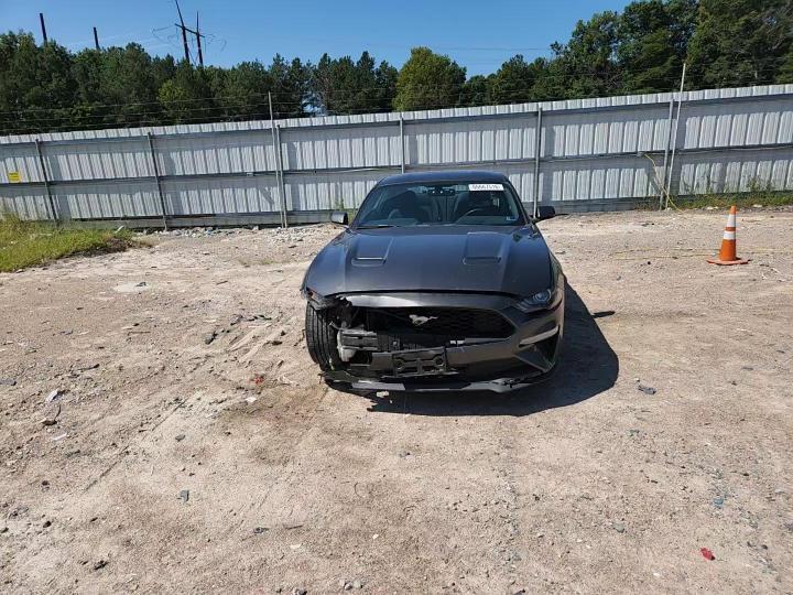 2019 Ford Mustang - zdjęcie 14