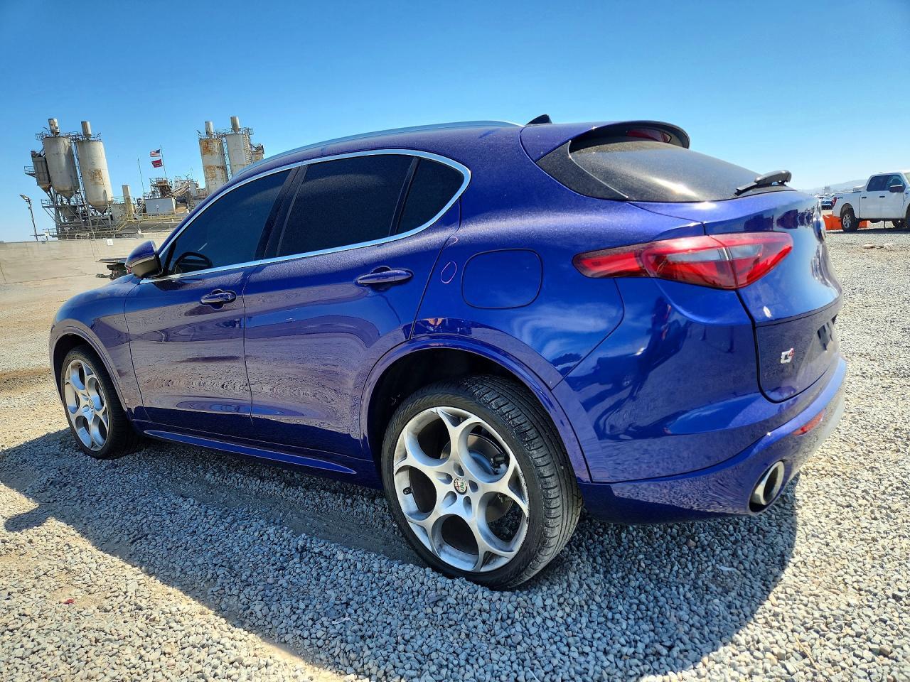 2021 Alfa Romeo Stelvio Ti - zdjęcie 2
