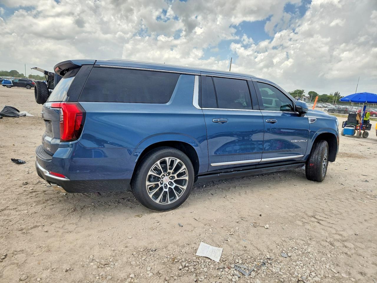 2025 GMC Yukon Xl Denali - zdjęcie 3