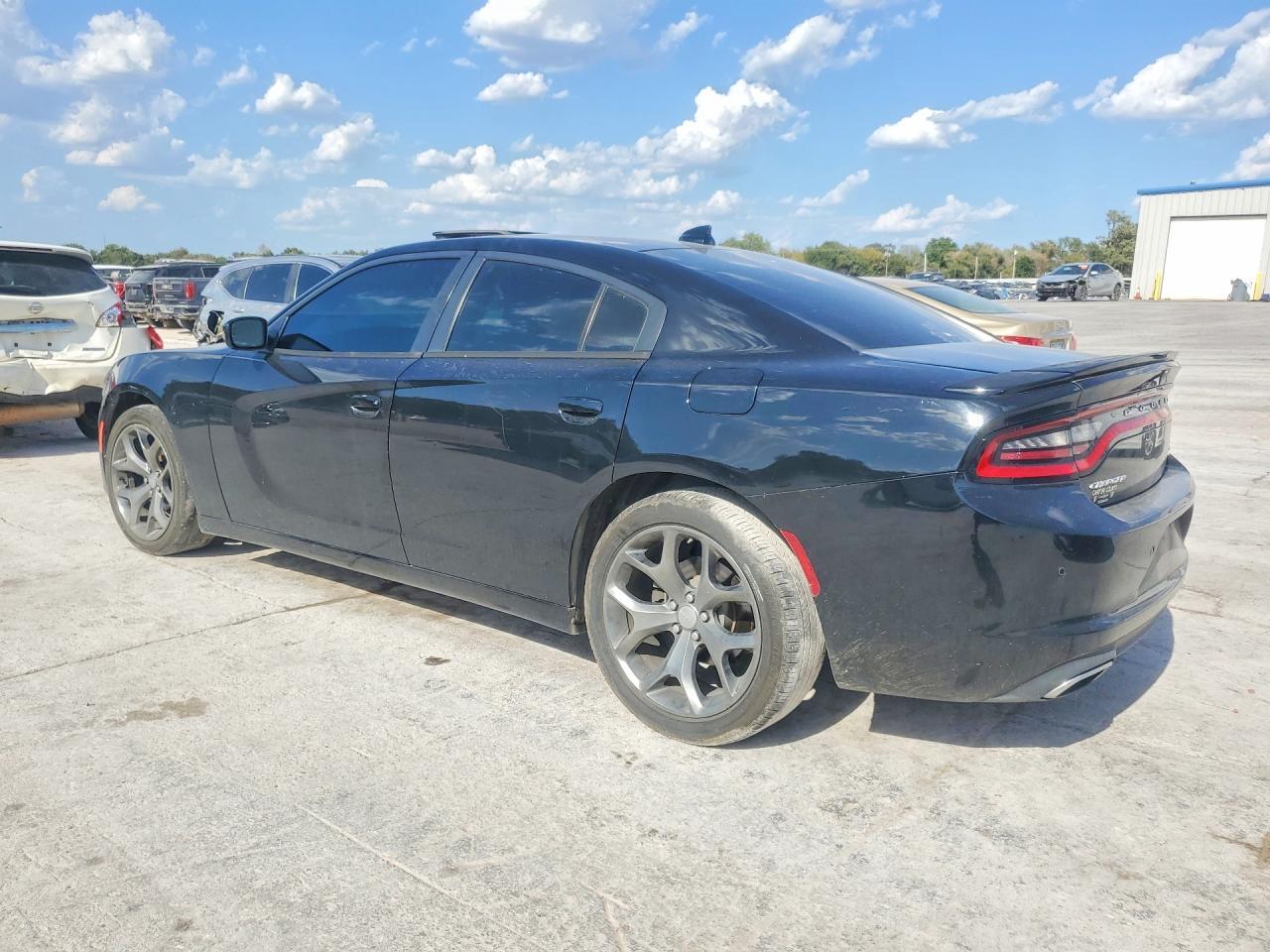2015 Dodge Charger Sxt - zdjęcie 2