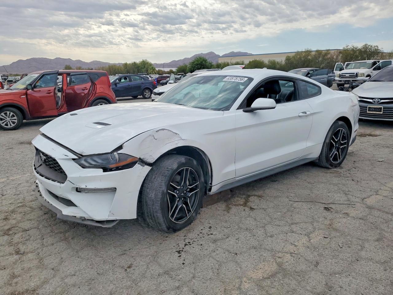 2023 Ford Mustang - zdjęcie główne