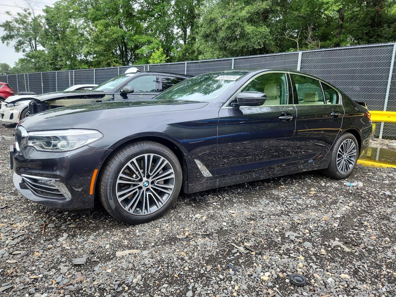2018 BMW Seria 5 540i - zdjęcie główne