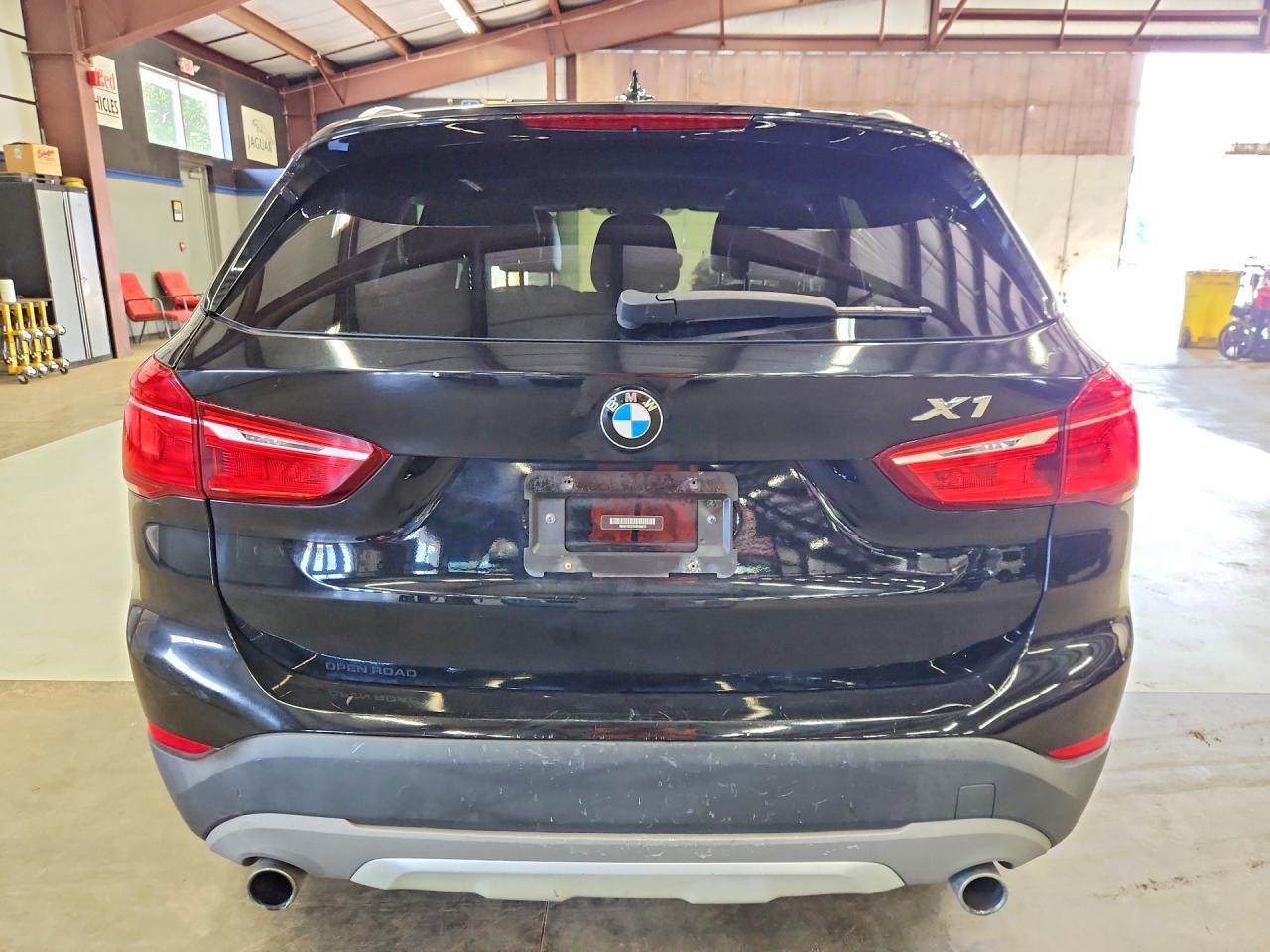 2017 BMW X1 xDrive28I - zdjęcie 6