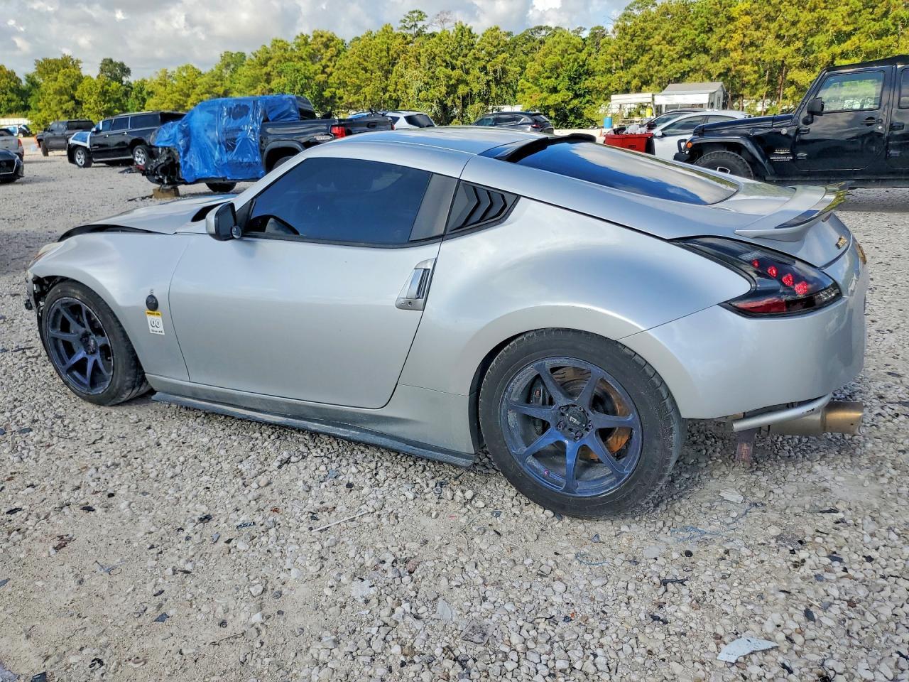 2015 Nissan 370Z Base - zdjęcie 2