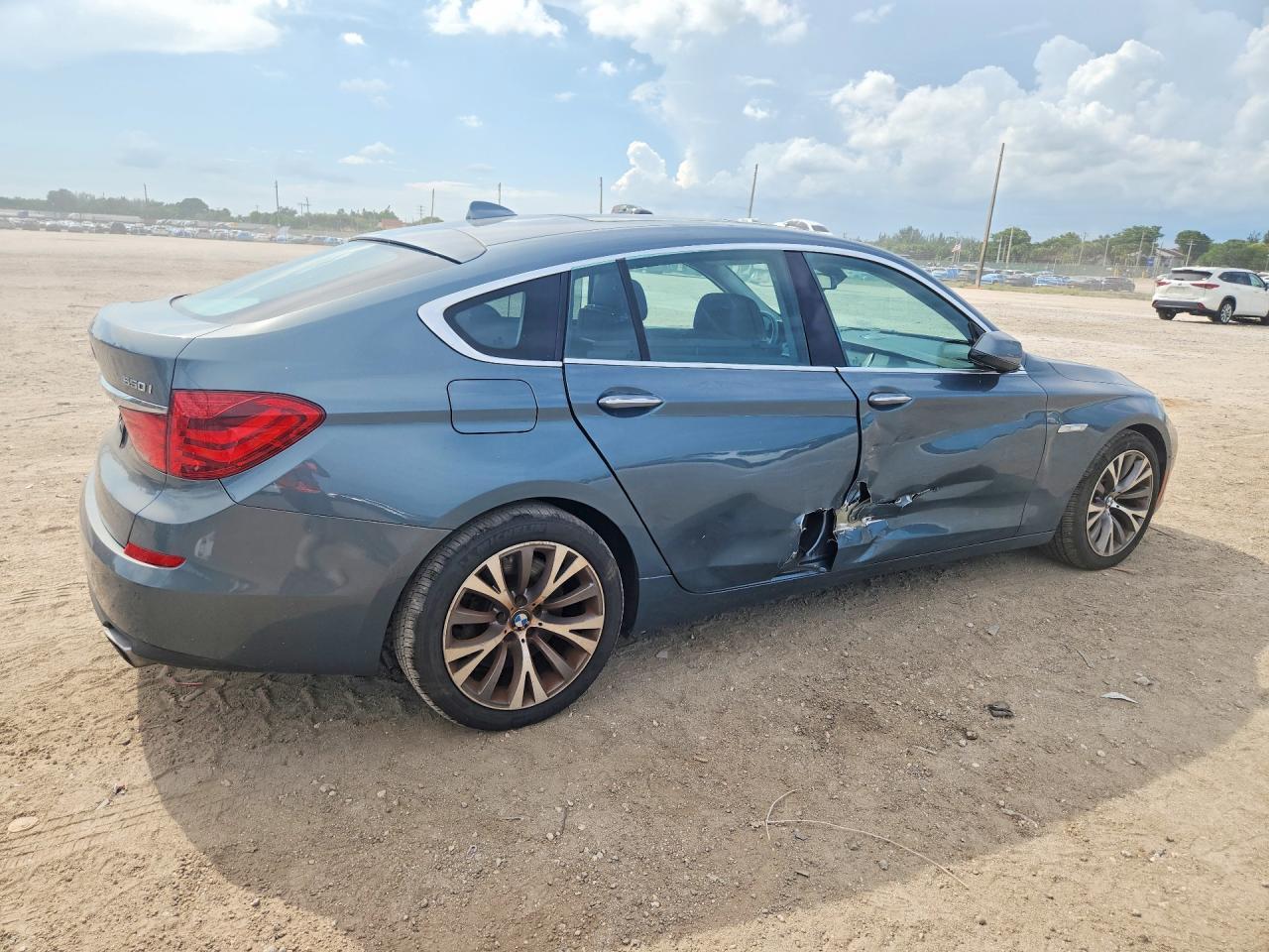 2013 BMW Seria 5 550i - zdjęcie 3
