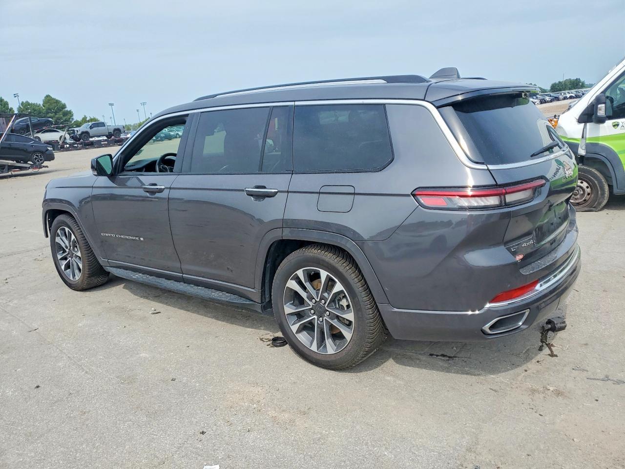 2023 Jeep Grand Cherokee L Overland - zdjęcie 2