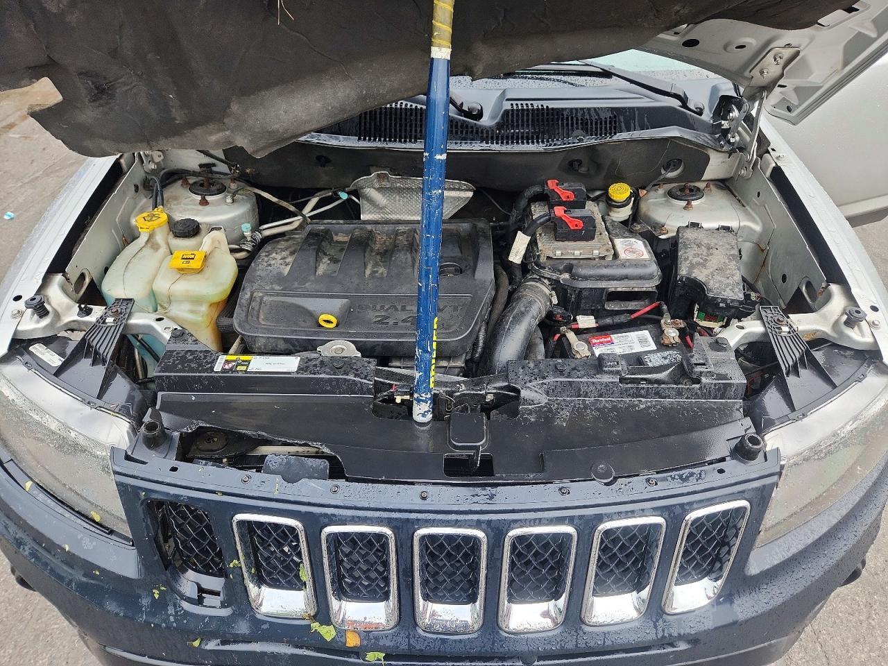 2014 Jeep Compass Latitude - zdjęcie 12