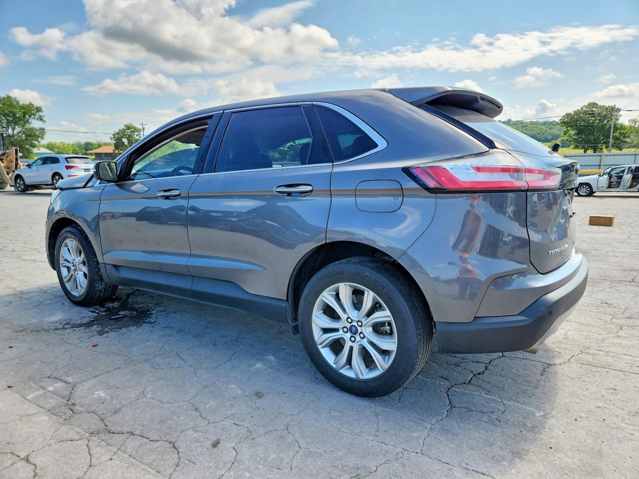 2022 Ford Edge Titanium - zdjęcie 2
