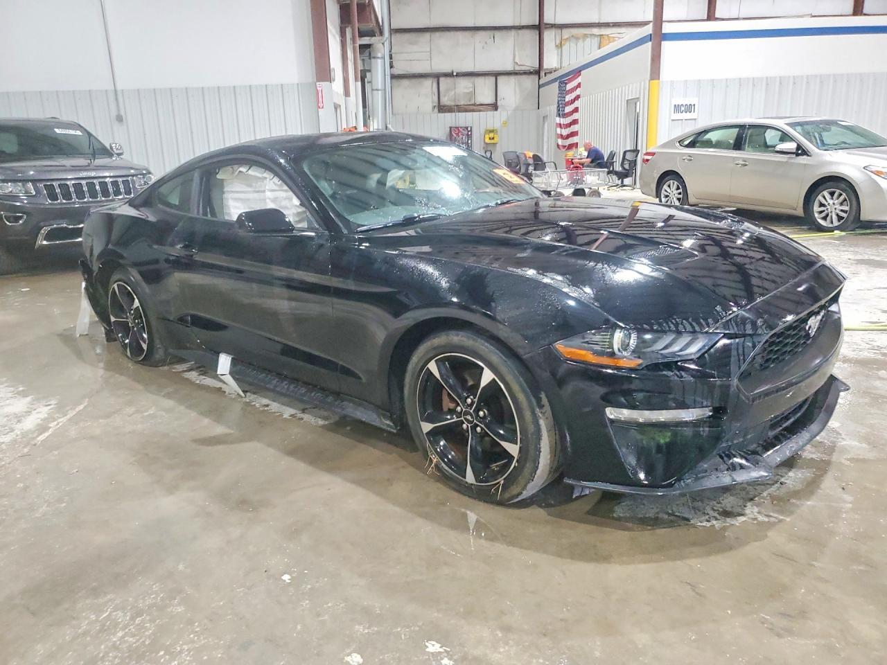 2019 Ford Mustang - zdjęcie 4
