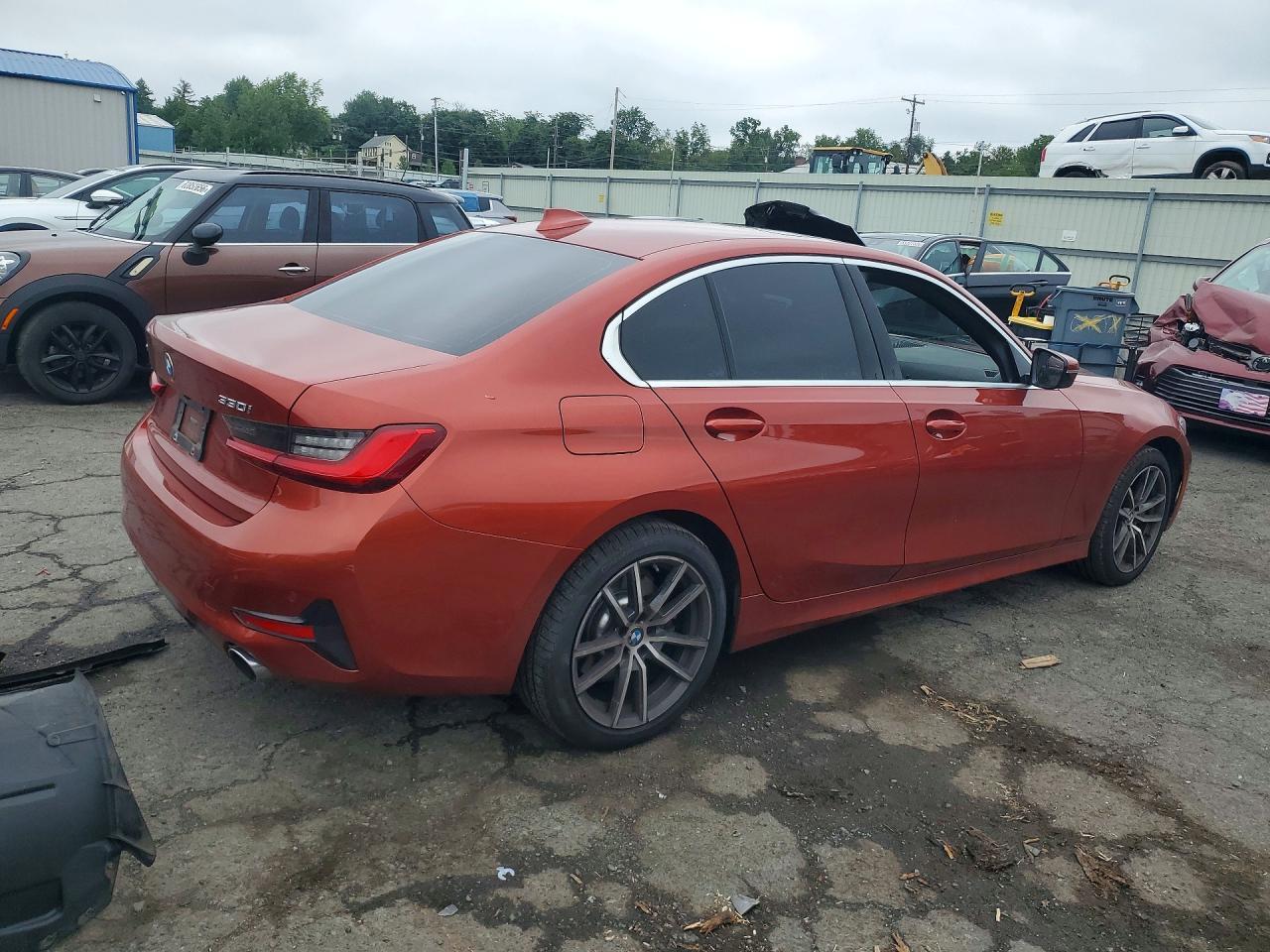 2019 BMW Seria 3 330i - zdjęcie 3