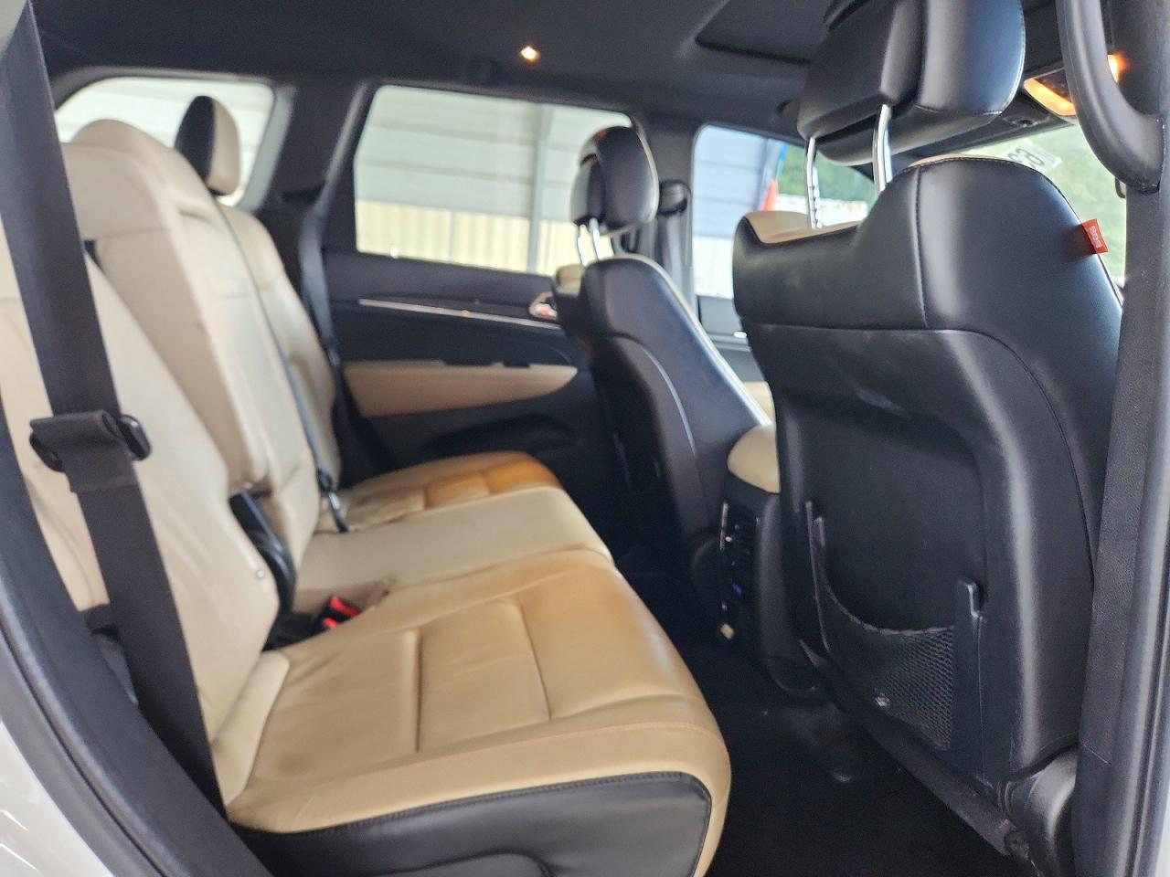 2016 Jeep Grand Cherokee Limited - zdjęcie 11
