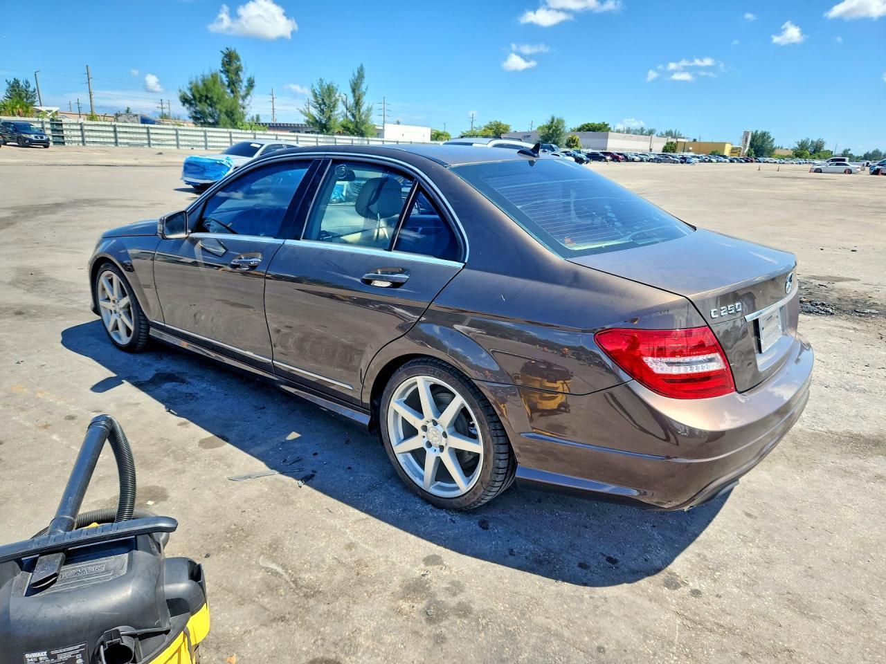 2013 Mercedes-Benz C 250 - zdjęcie 2