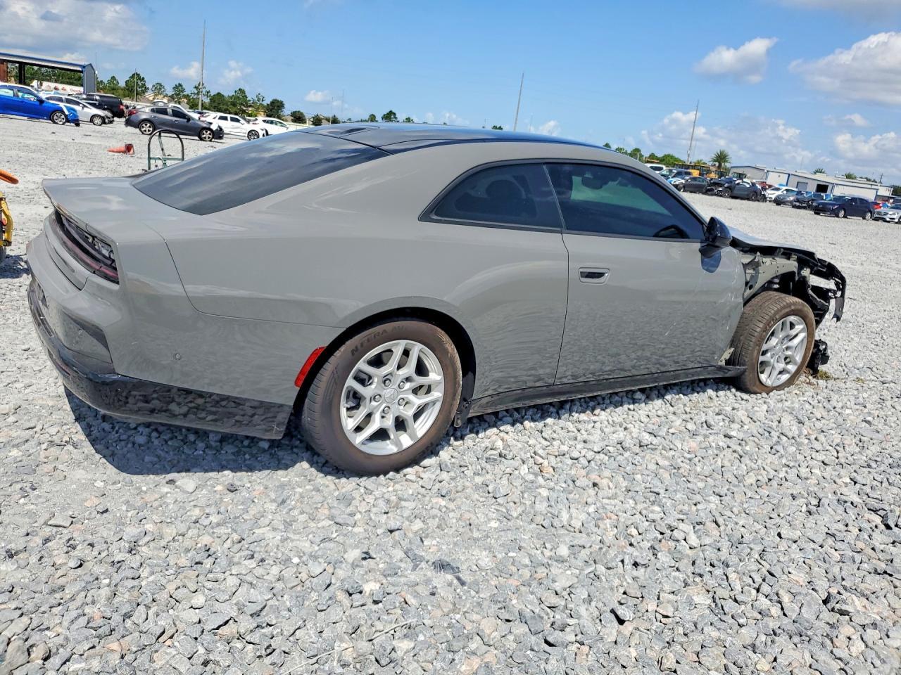 2025 Dodge Charger Daytona R/T - zdjęcie 3