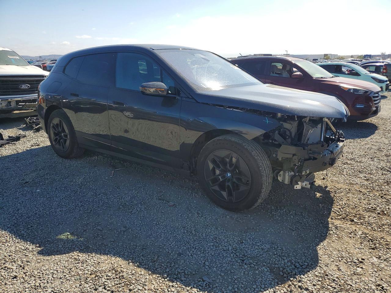 2023 BMW Ix xDrive50 - zdjęcie 4