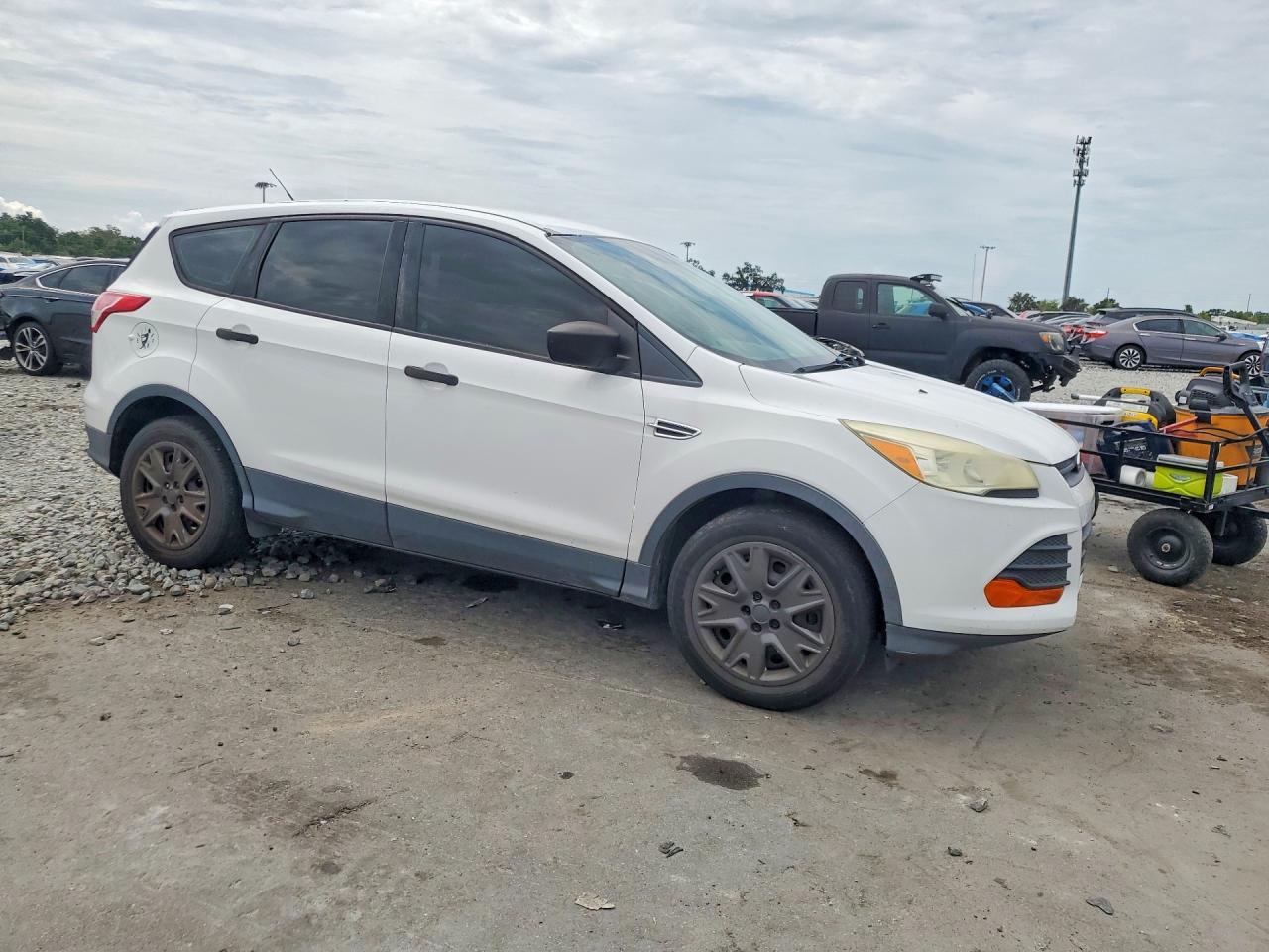 2016 Ford Escape S - zdjęcie 4