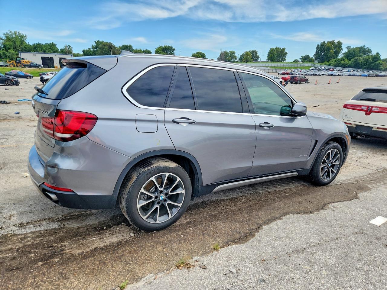 2017 BMW X5 xDrive35I - zdjęcie 3