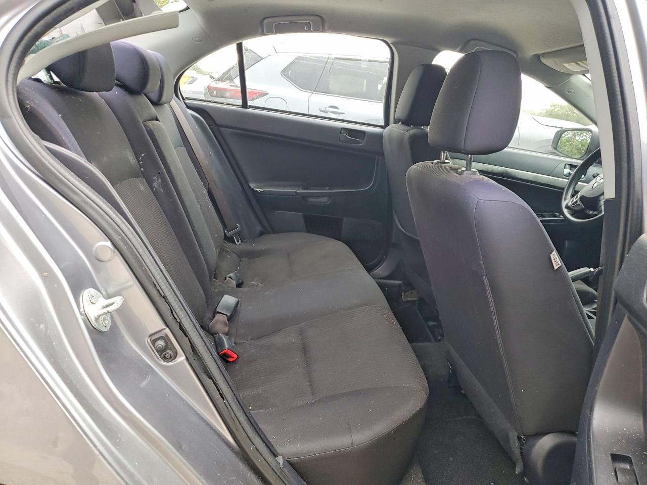 2015 Mitsubishi Lancer Es - zdjęcie 10