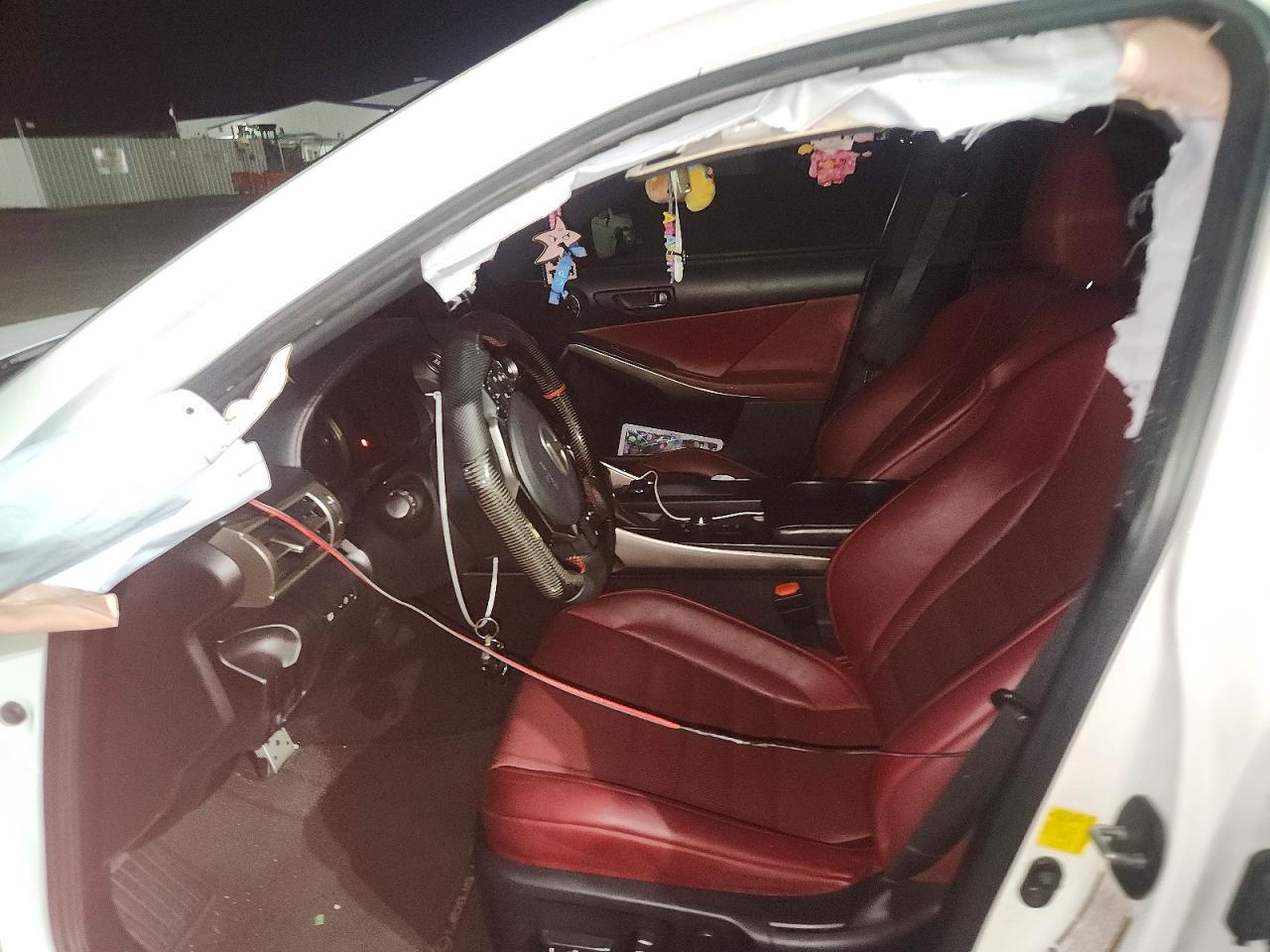 2016 Lexus Is 200T - zdjęcie 7