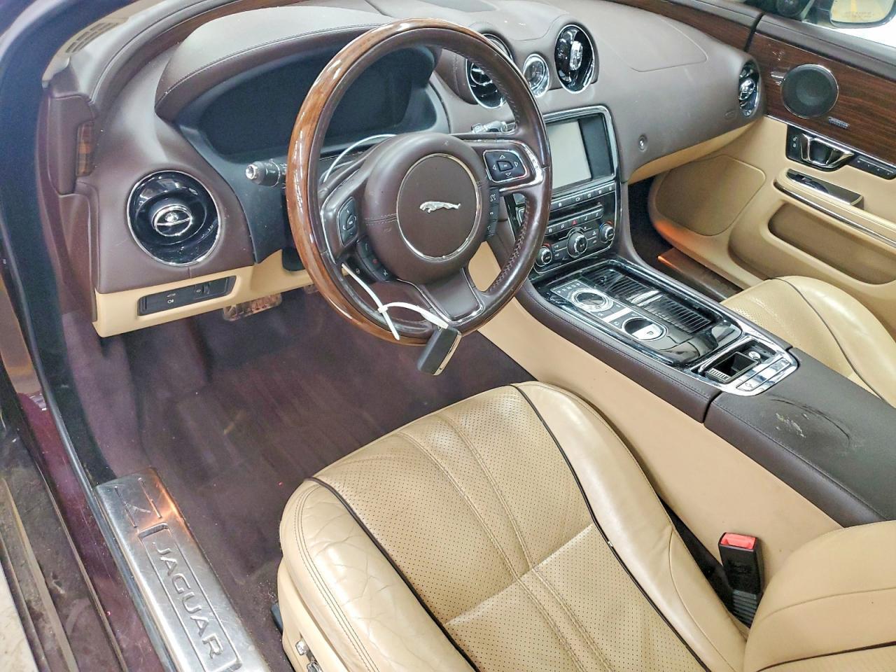 2016 Jaguar Xj - zdjęcie 8