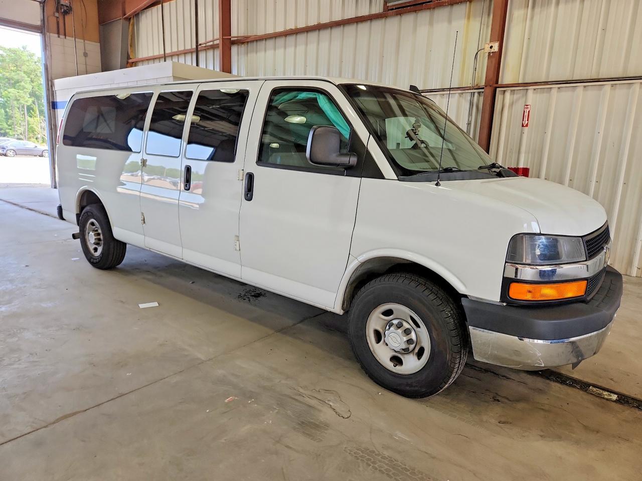 2016 Chevrolet Express G3500 Ls - zdjęcie 4