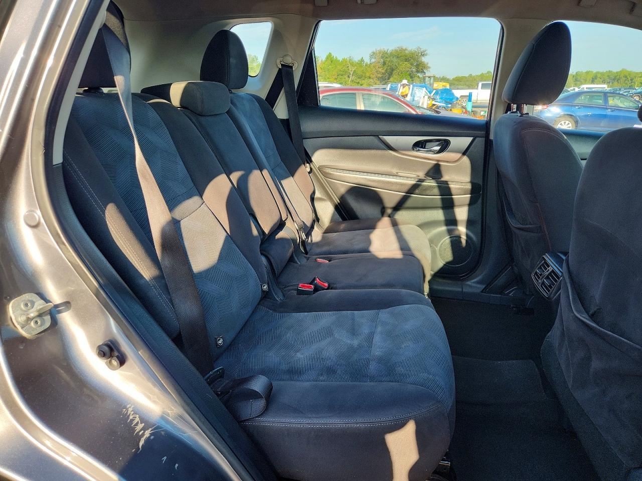 2016 Nissan Rogue S - zdjęcie 11