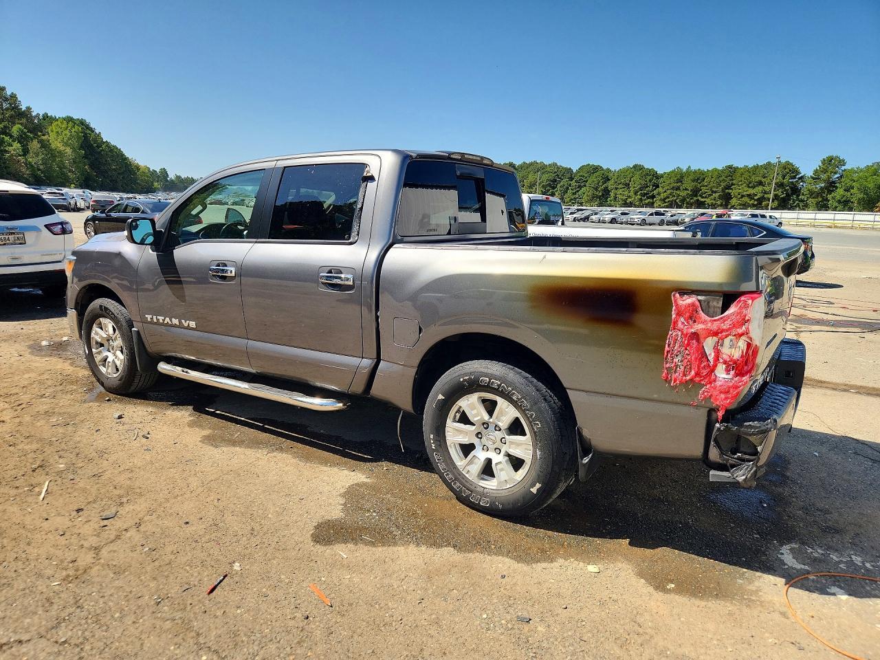 2019 Nissan Titan Sv - zdjęcie 2