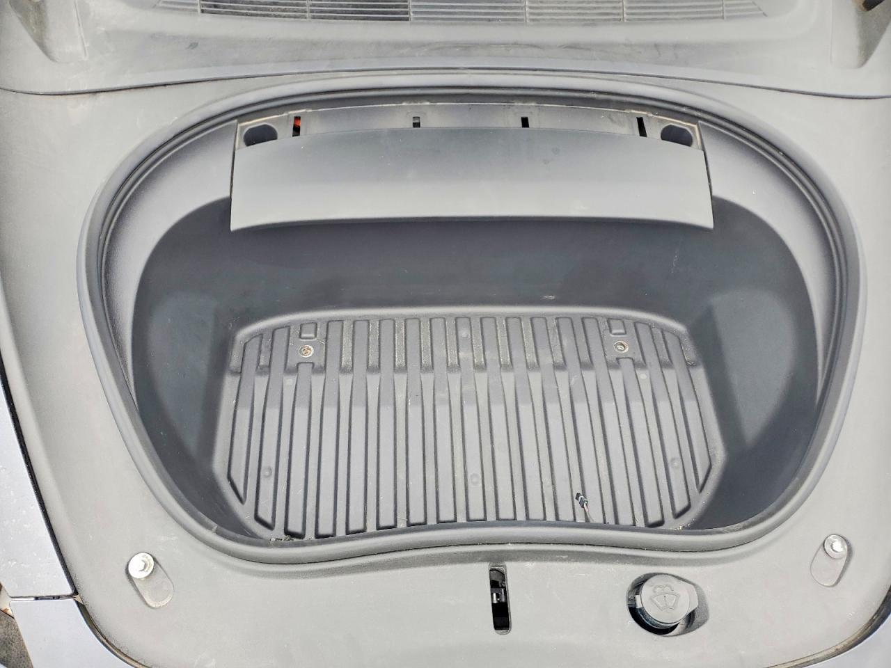 2024 Tesla Model 3 - zdjęcie 11