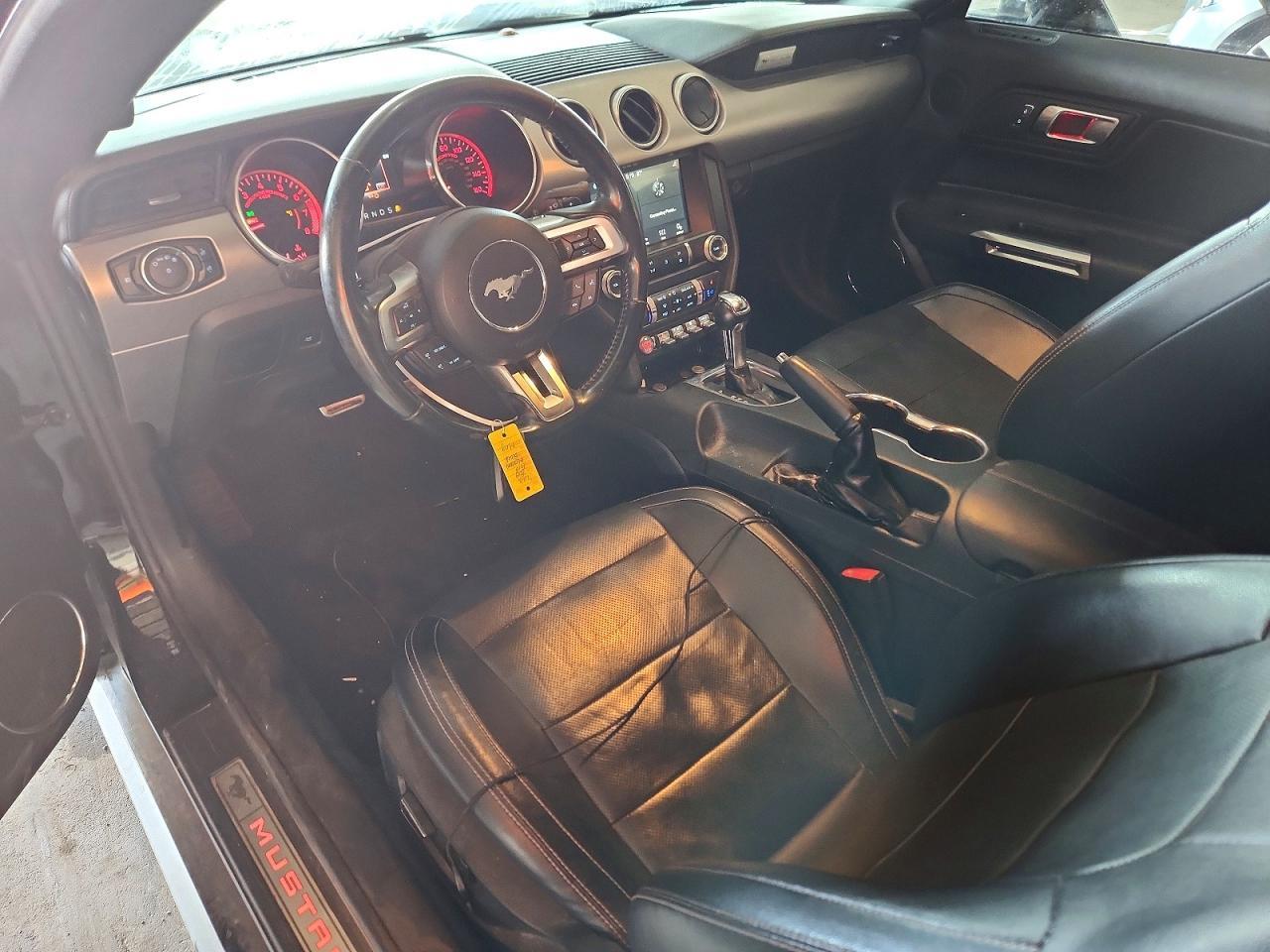 2019 Ford Mustang - zdjęcie 8